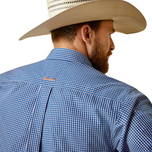 Load image into Gallery viewer, Wrinkle Free Finlay Classic Fit Shirt
