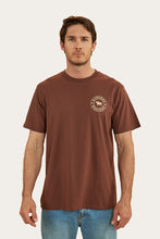 Load image into Gallery viewer, Signature Bull mens loose Fit T-Shirt - Chocolate/Dark Sand
